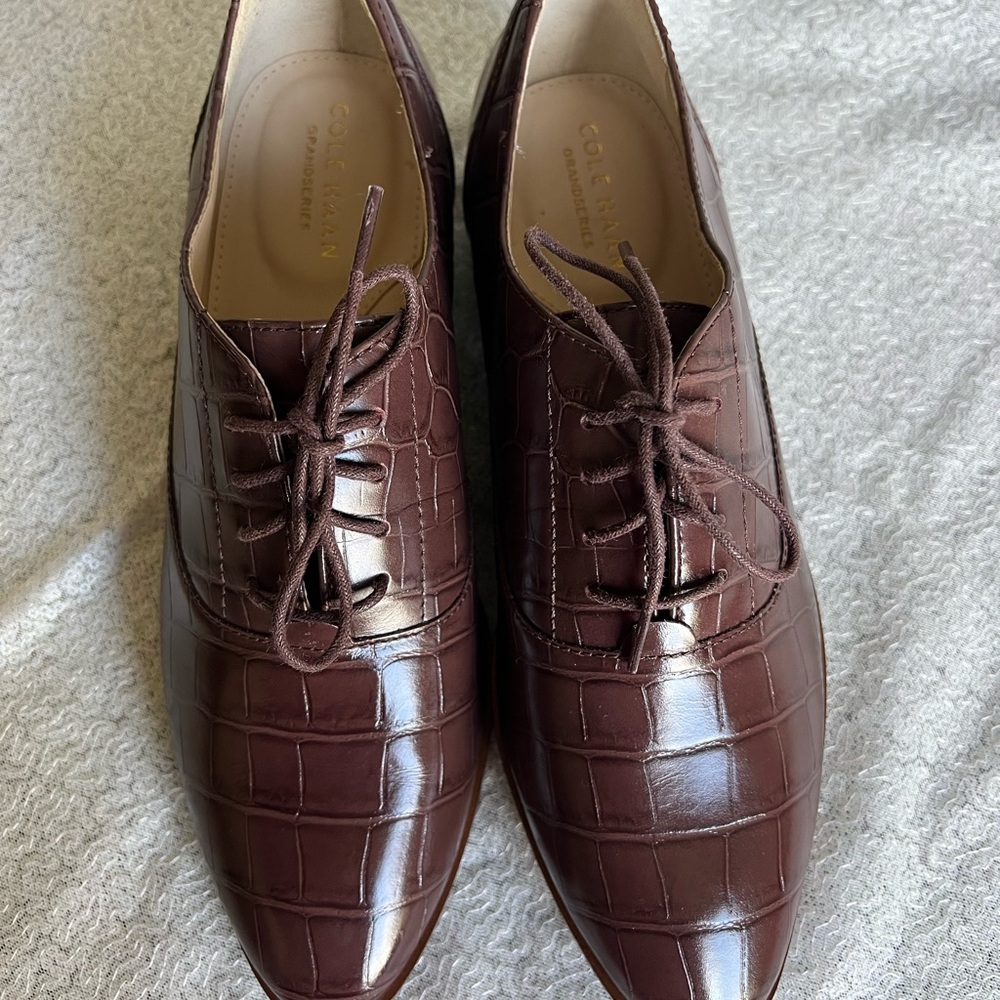 Cole Haan Women’s Croc-Embossed Brown Oxfords - Picture 2 of 6